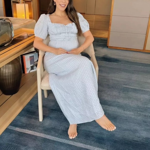 Reformation | Cherise 100% Linen Floral Puff Sleeve Midi Dress‎ in Cindy Blue - Picture 2 of 9